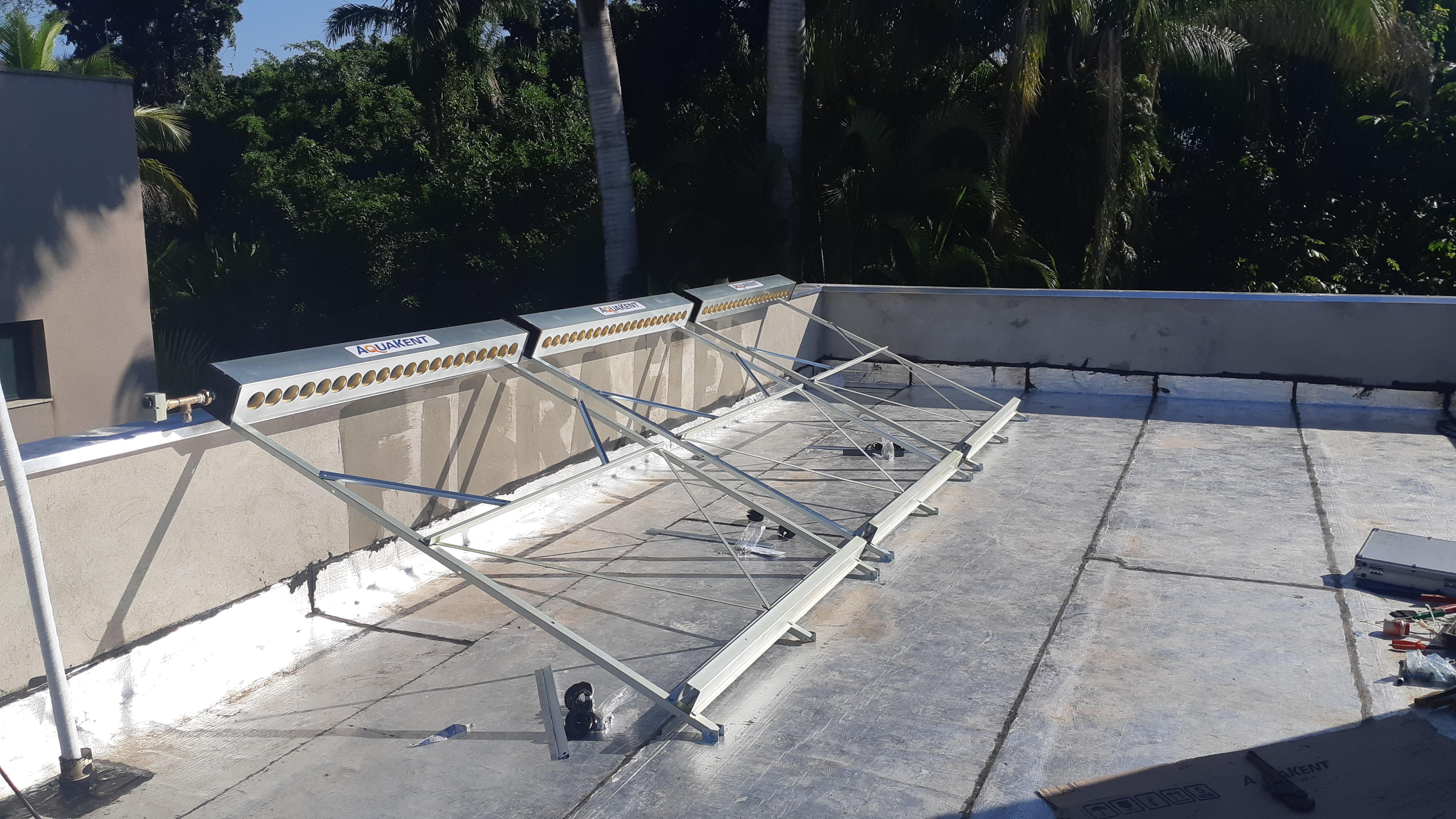 Coletor Solar a Vácuo - A Água Nova Filtros e AguecedoresColetor Solar a Vácuo - A Água Nova Filtros e Aguecedores