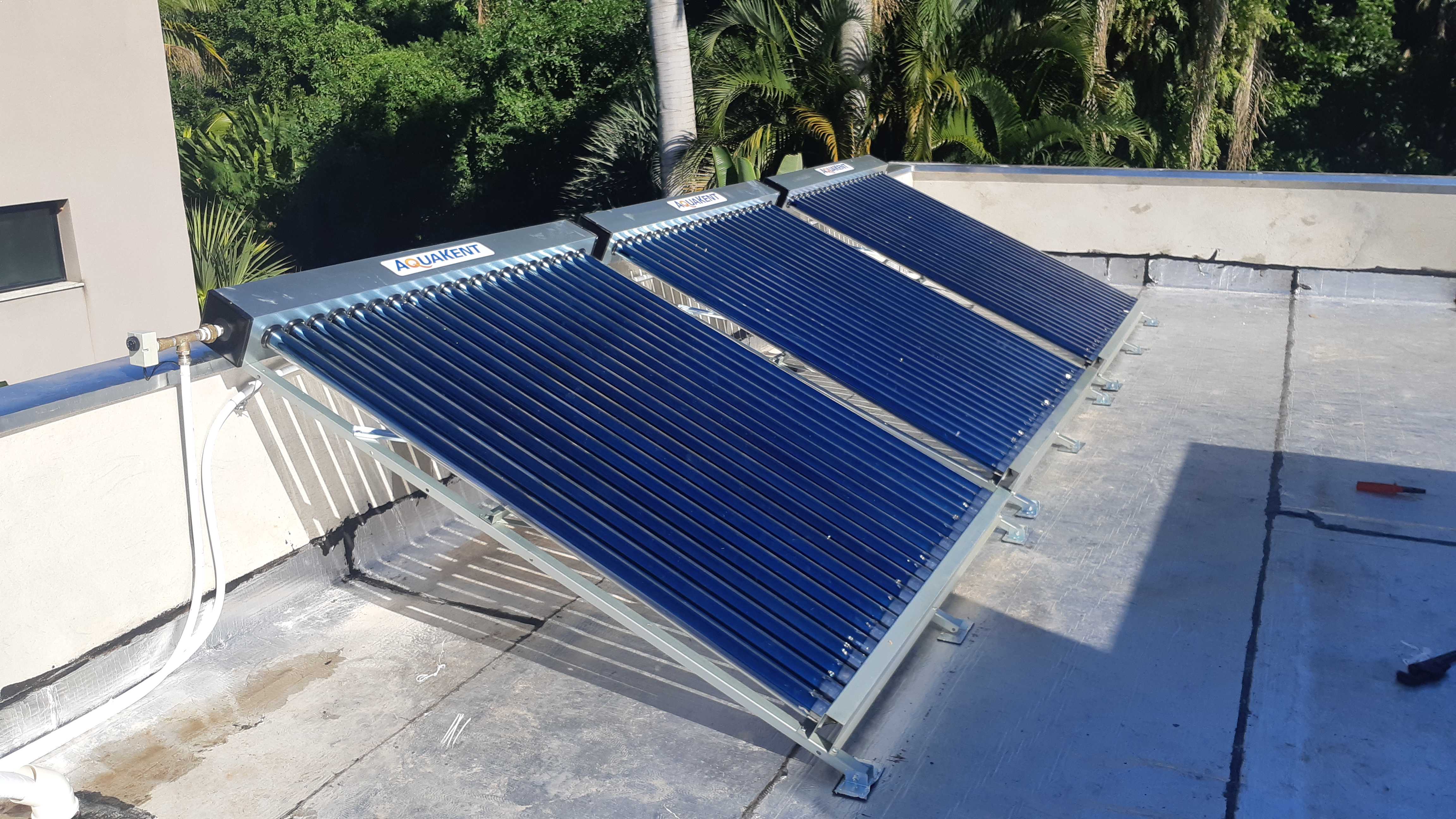 Coletor Solar a Vácuo - A Água Nova Filtros e AguecedoresColetor Solar a Vácuo - A Água Nova Filtros e Aguecedores